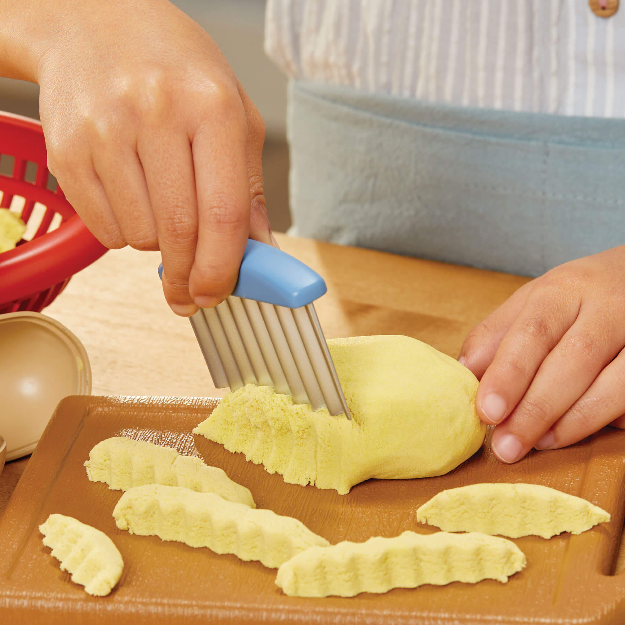 Creative Chefs™ Cheeseburger and Fries Kit - Image 4